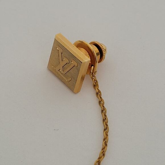 Louis Vuitton LV Tie Necktie Pin Gold Tone Logo Square Vintage Small - Picture 5 of 5